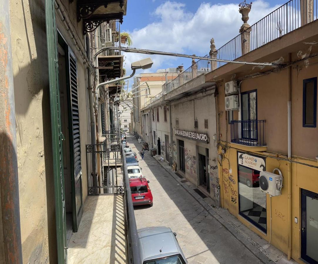A Un Passo Dal Massimo 1 Apartment Palermo Luaran gambar