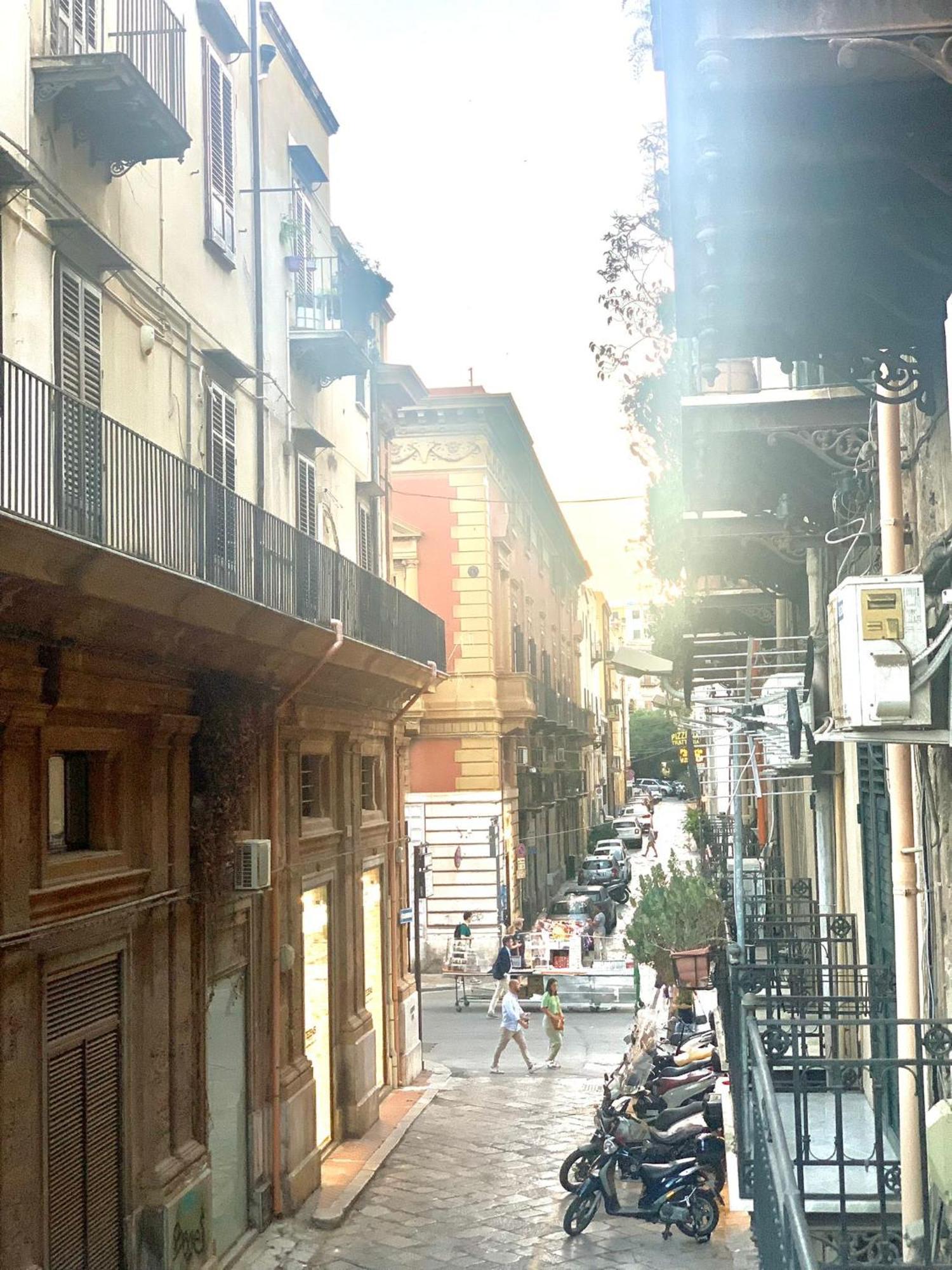 A Un Passo Dal Massimo 1 Apartment Palermo Luaran gambar